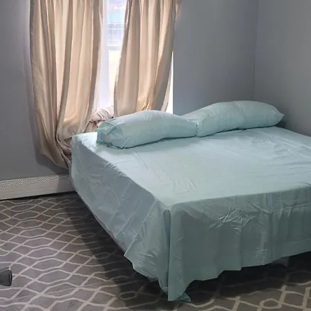 Room In A Beach House With King Size Bed In A Landlord Hosted Three Bedroom Apartment New York Exterior photo