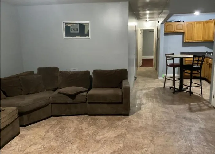 Room In A Beach House With King Size Bed In A Landlord Hosted Three Bedroom Apartment